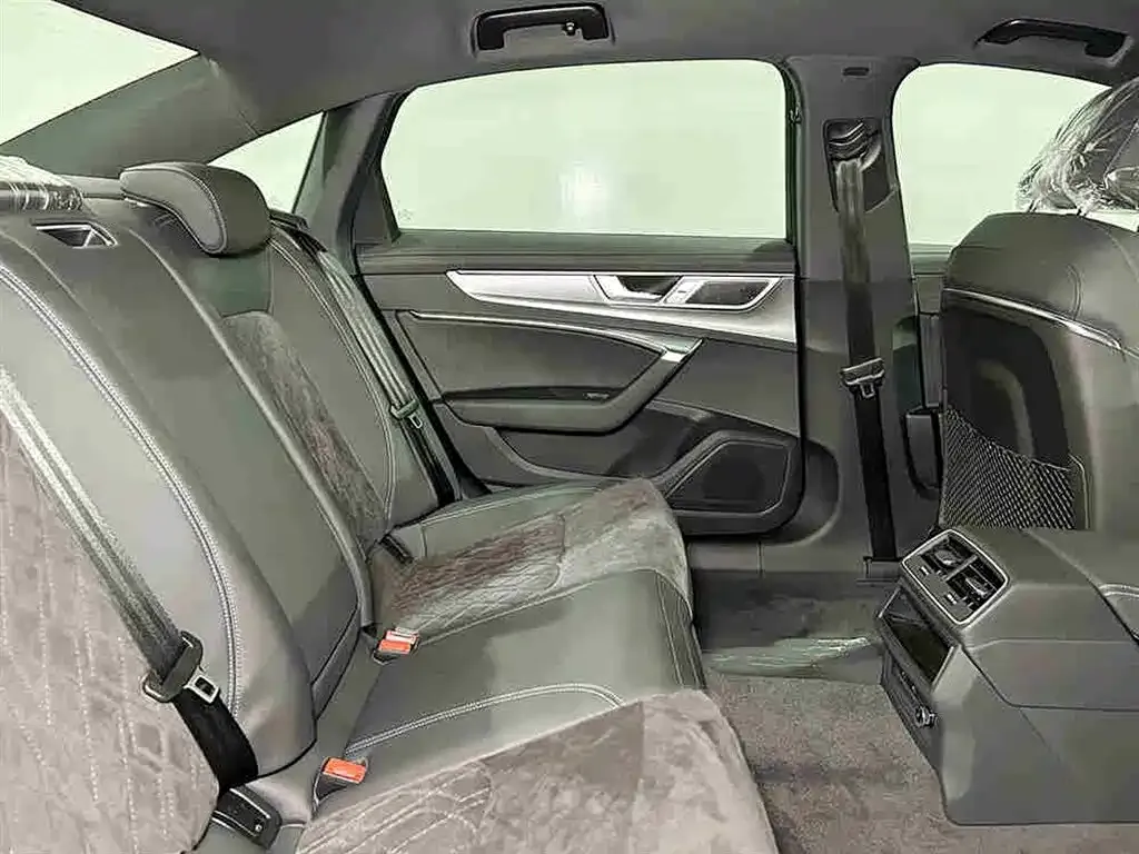 Audi A6L 2022 из CN, фото 7