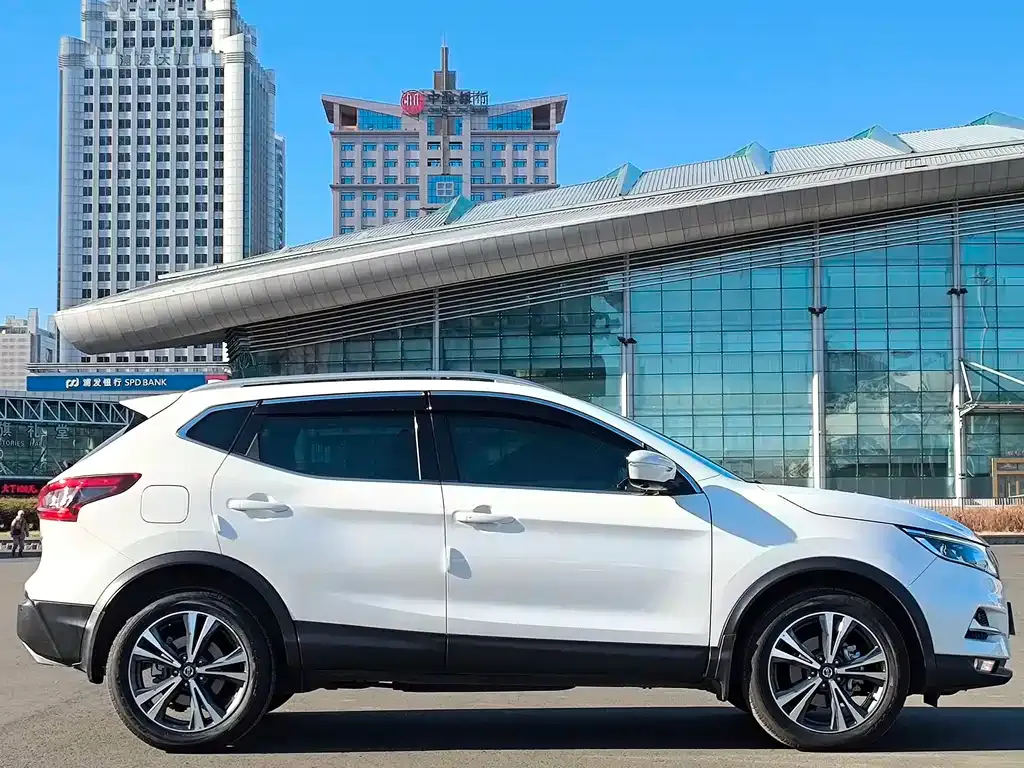 Nissan Qashqai — фото 5