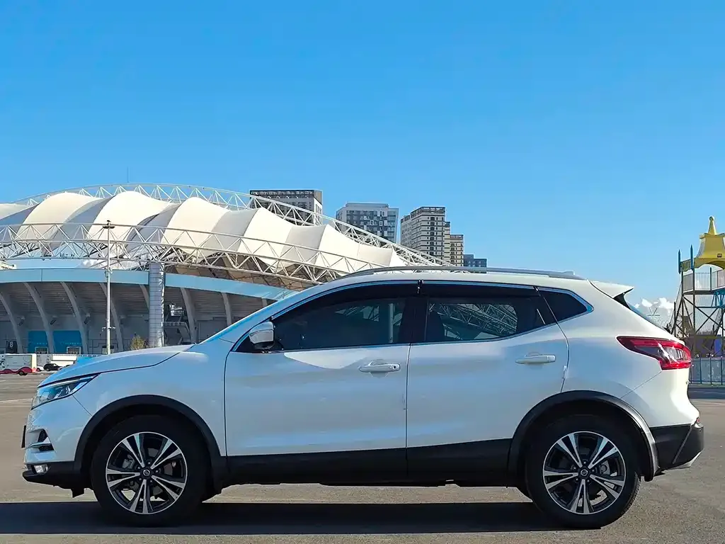 Nissan Qashqai — фото 9