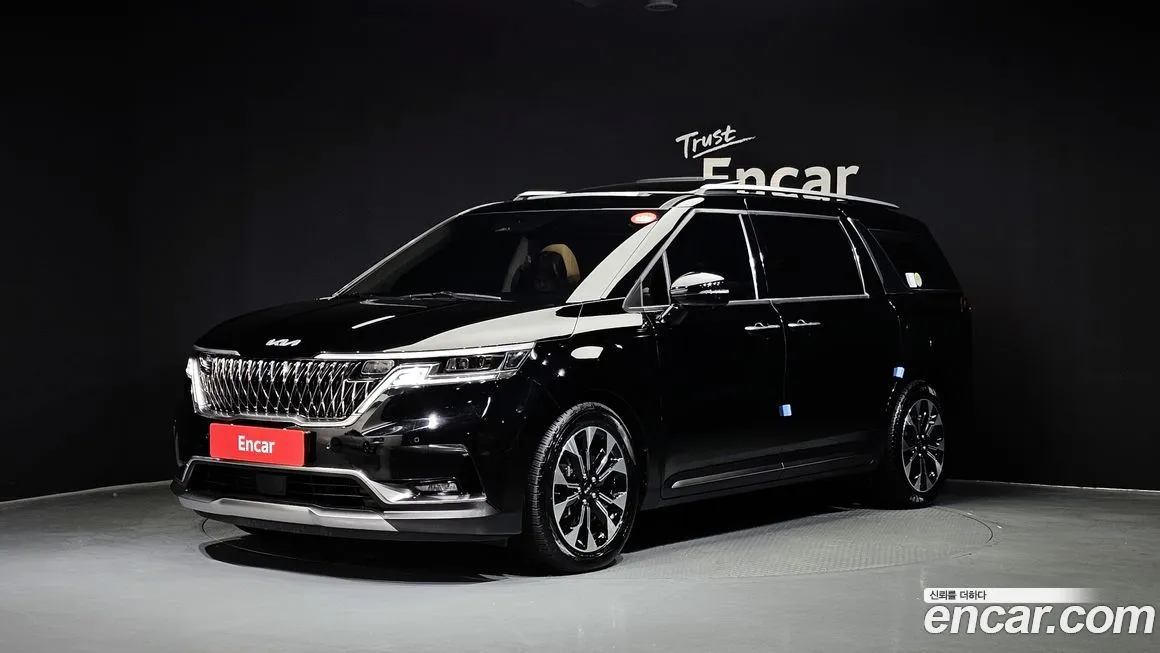 Kia Carnival — фото 1