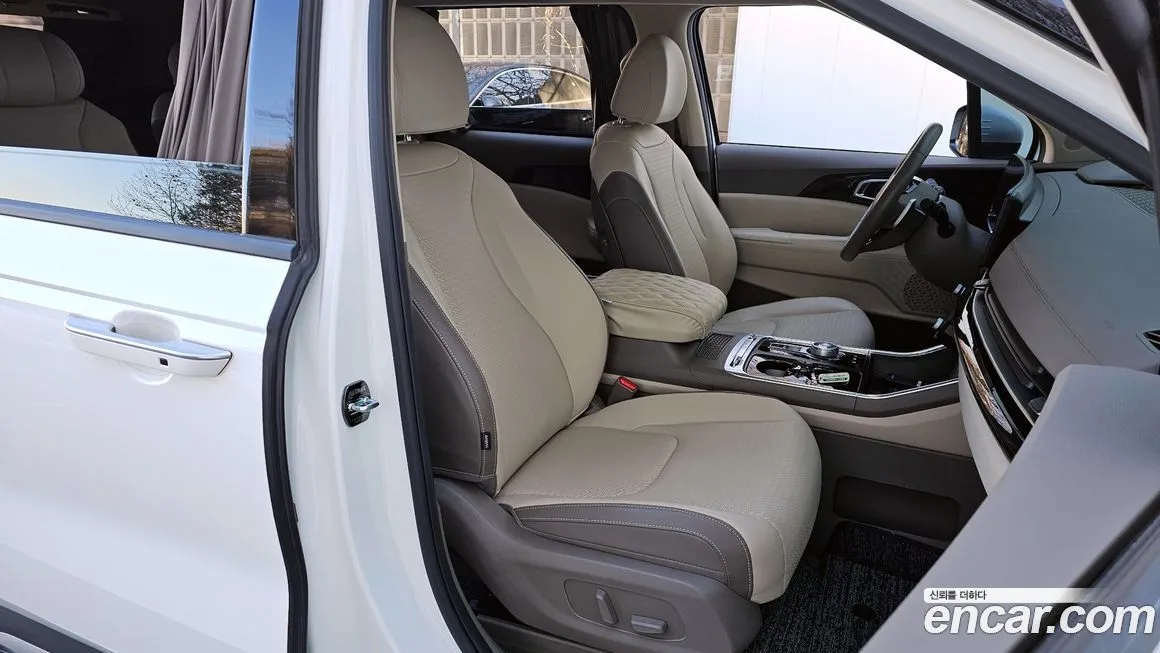 Kia Carnival — фото 10
