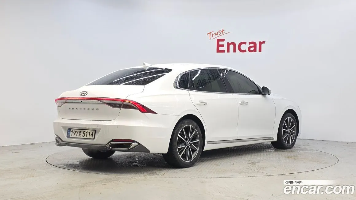 Hyundai Grandeur 2022 из KR, фото 2