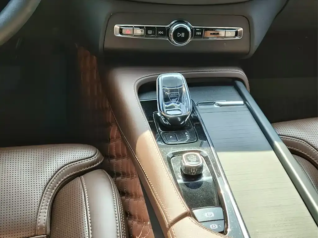 Volvo XC90 PHEV 2022 из CN, фото 10