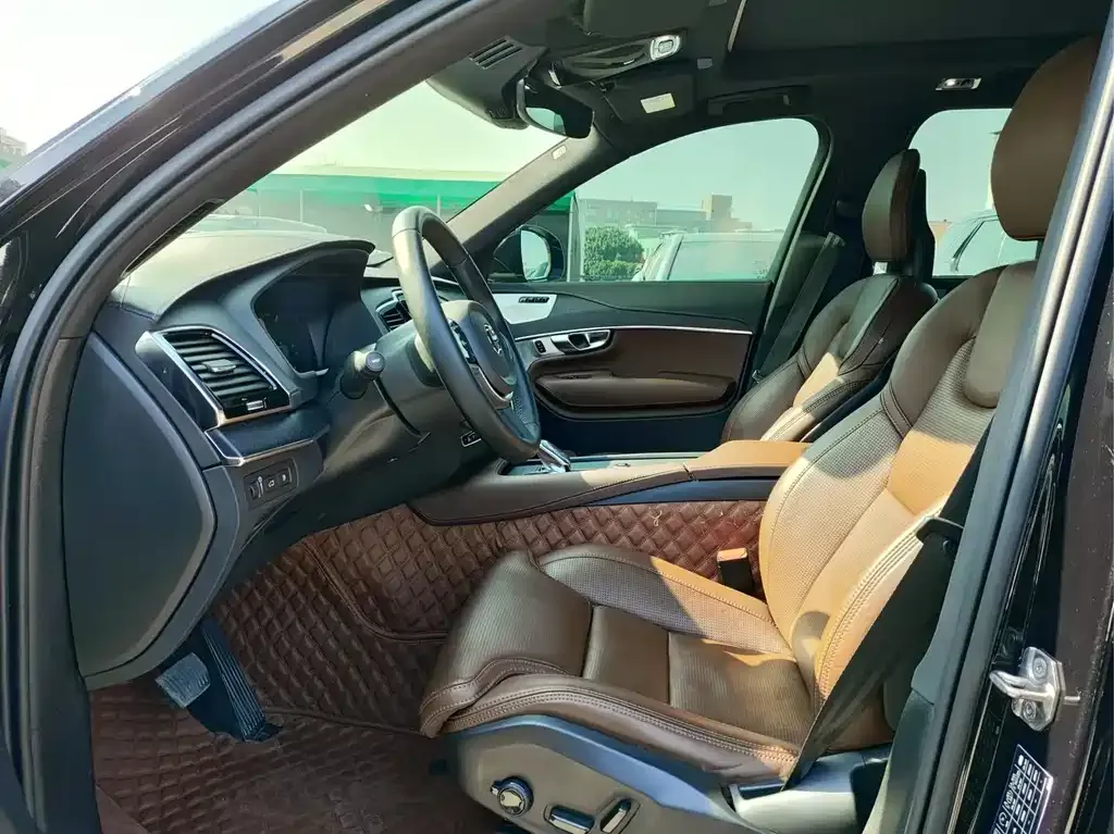 Volvo XC90 PHEV 2022 из CN, фото 4
