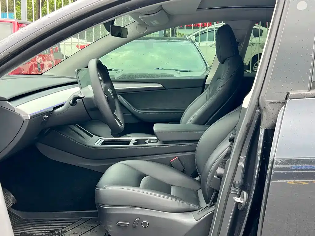 Tesla Model Y 2024 из CN, фото 7