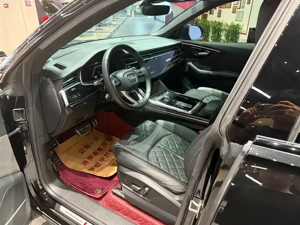 Audi Q8 2022 из CN, фото 10