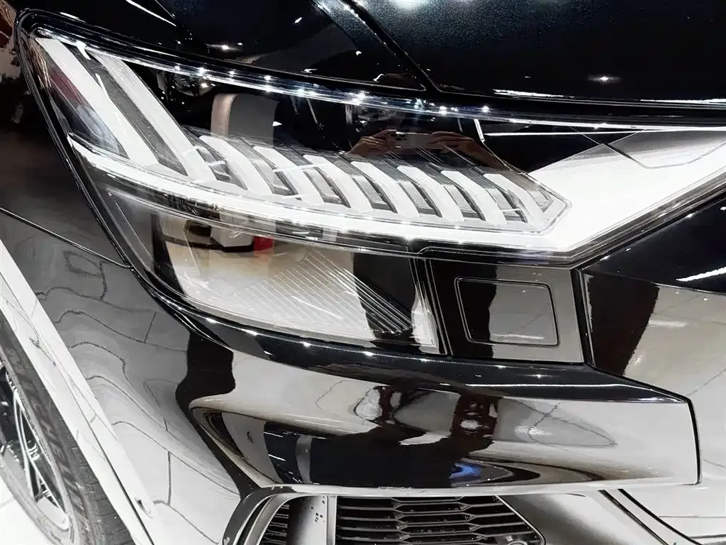 Audi Q8 2022 из CN, фото 8