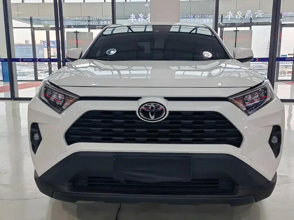 Toyota RAV4 — фото 2
