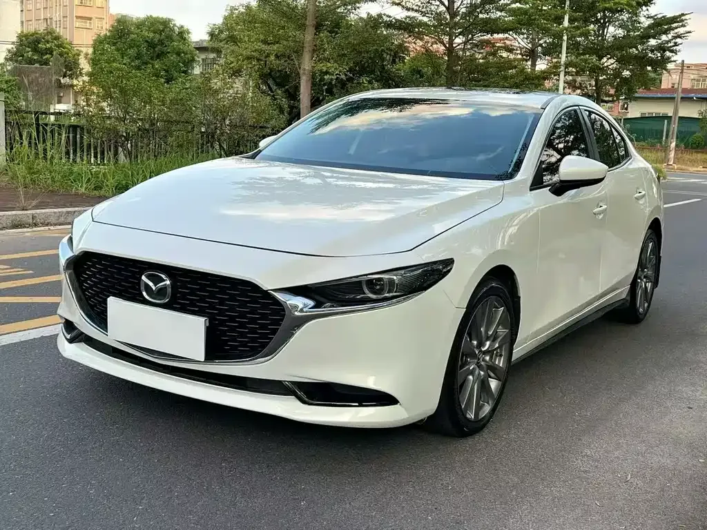 Mazda 3 Axela — фото 1