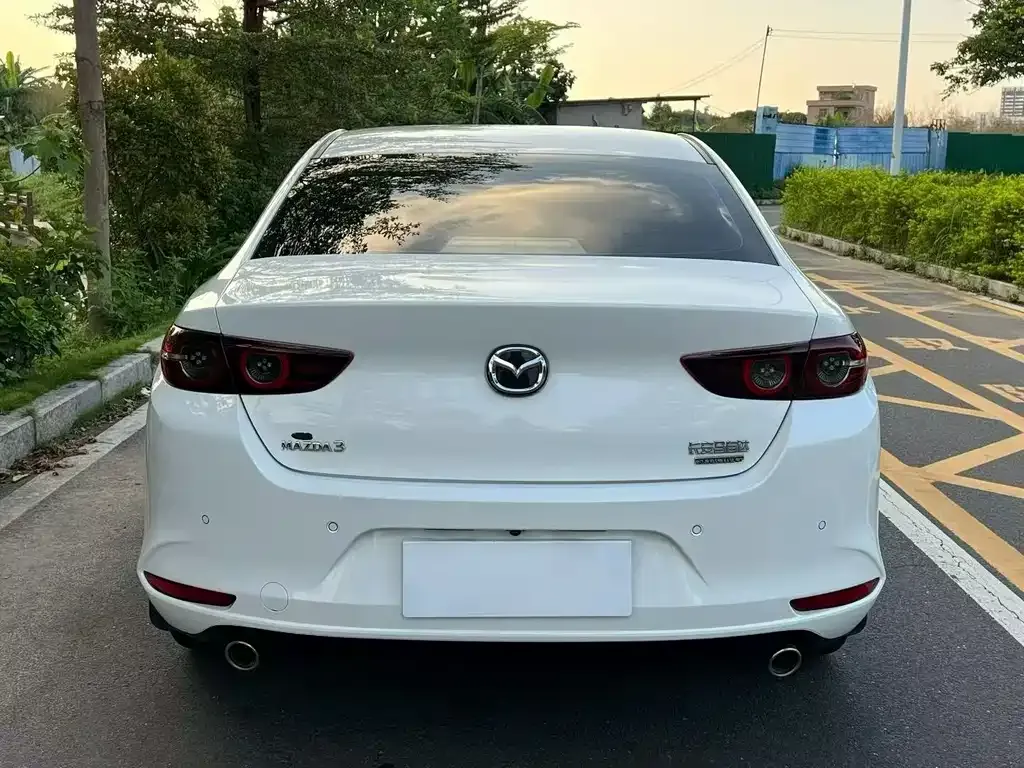 Mazda 3 Axela — фото 8