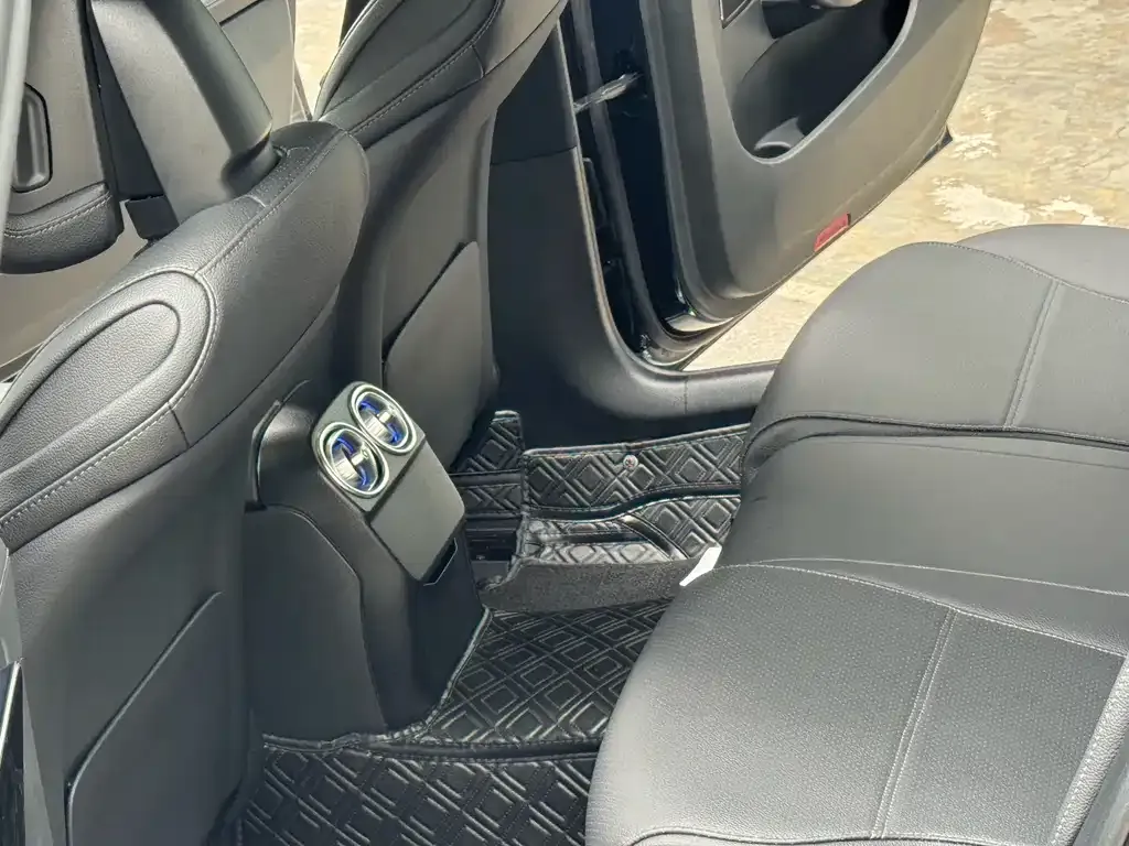 Mercedes-Benz C-Class 2023 из CN, фото 7