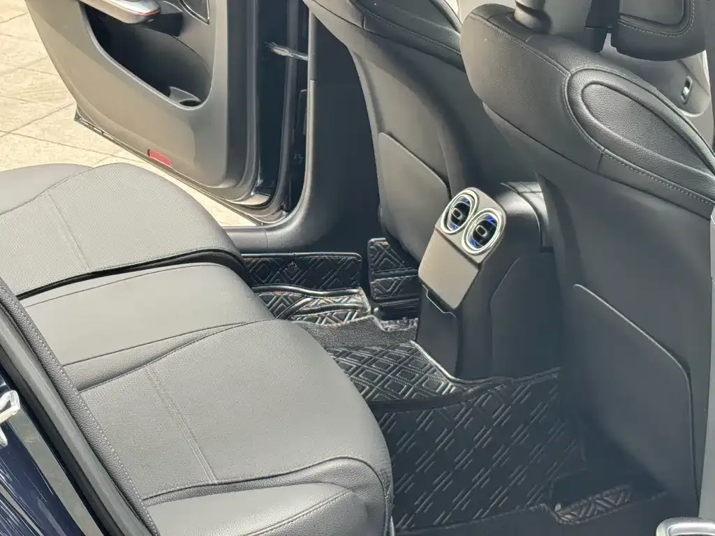 Mercedes-Benz C-Class 2023 из CN, фото 9