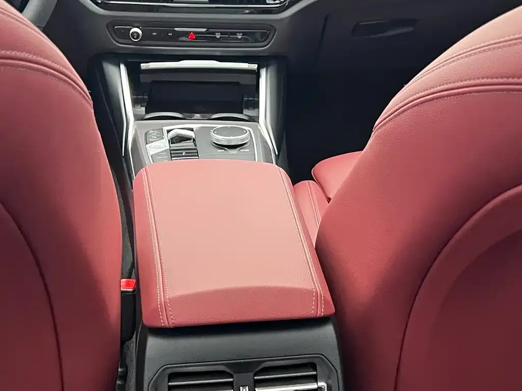 BMW 3 Series 2024 из CN, фото 10