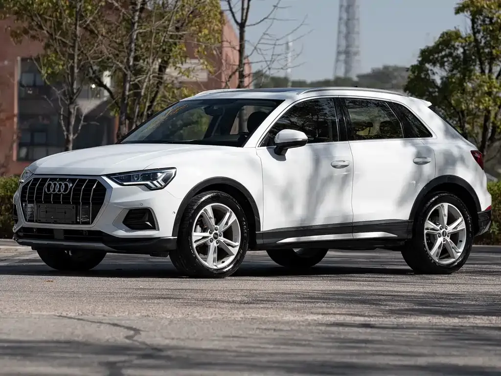 Audi Q3 — фото 1
