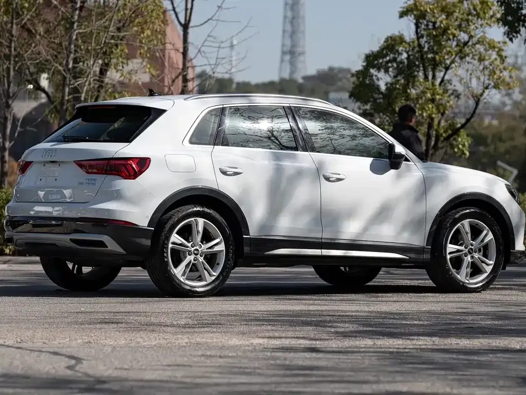 Audi Q3 — фото 9