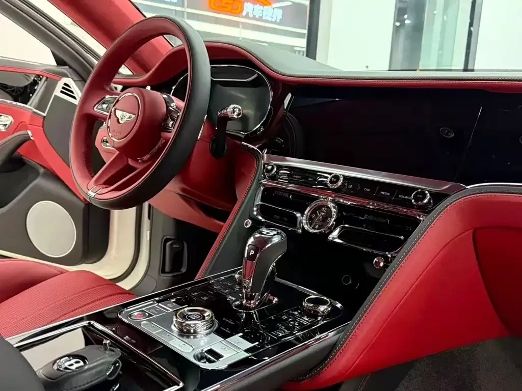 Bentley Flying Spur 2023 из CN, фото 10