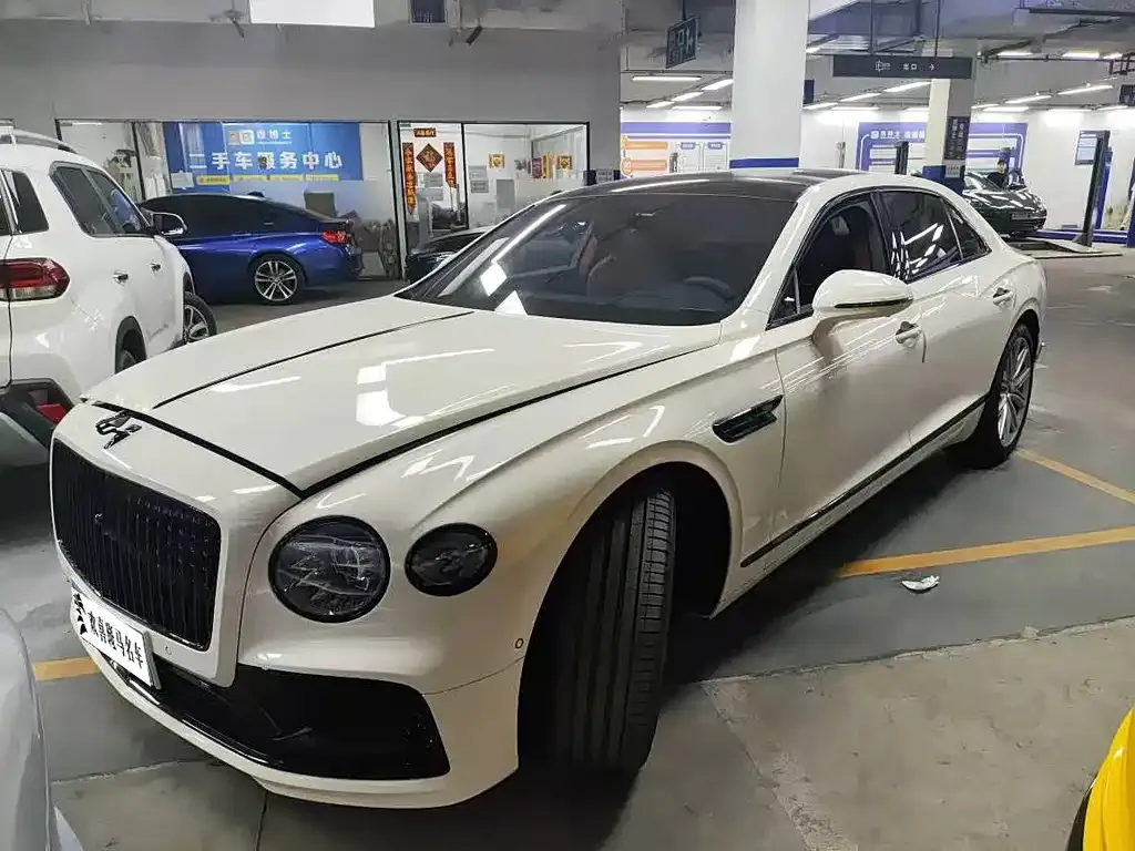 Bentley Flying Spur 2023 из CN, фото 2
