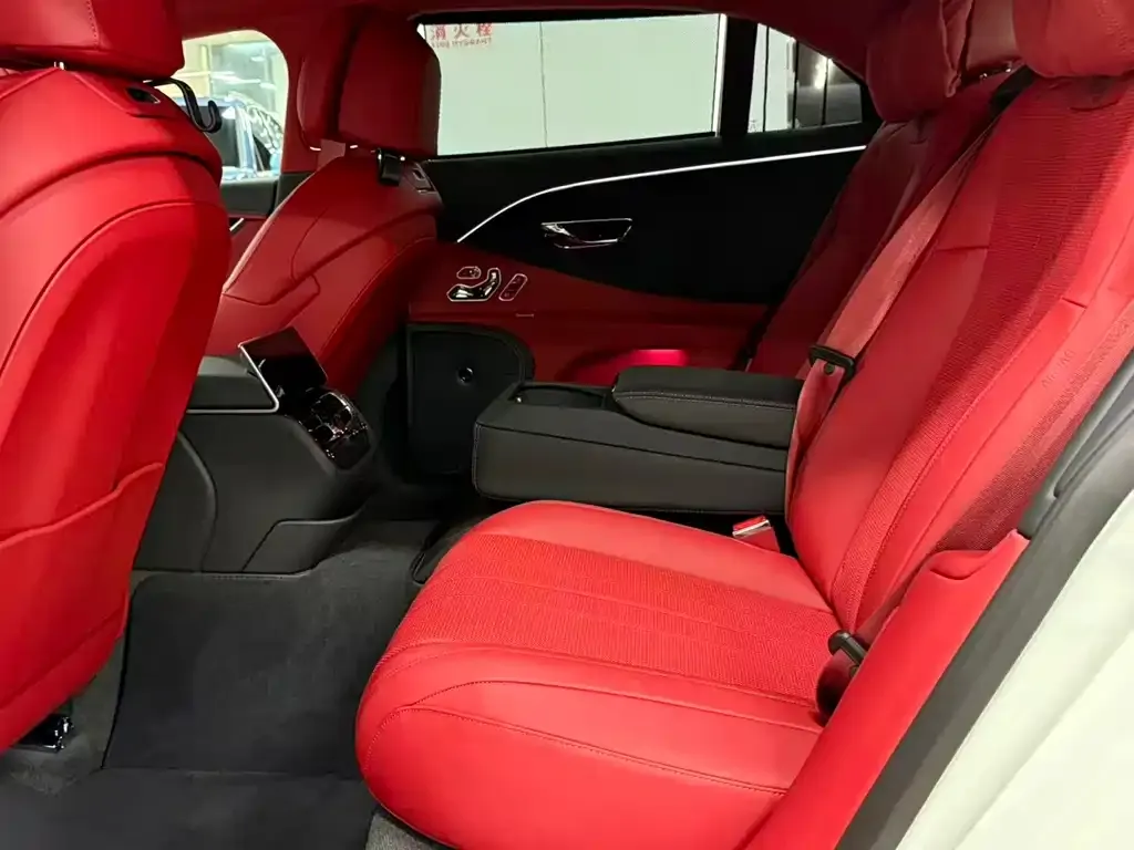Bentley Flying Spur 2023 из CN, фото 7