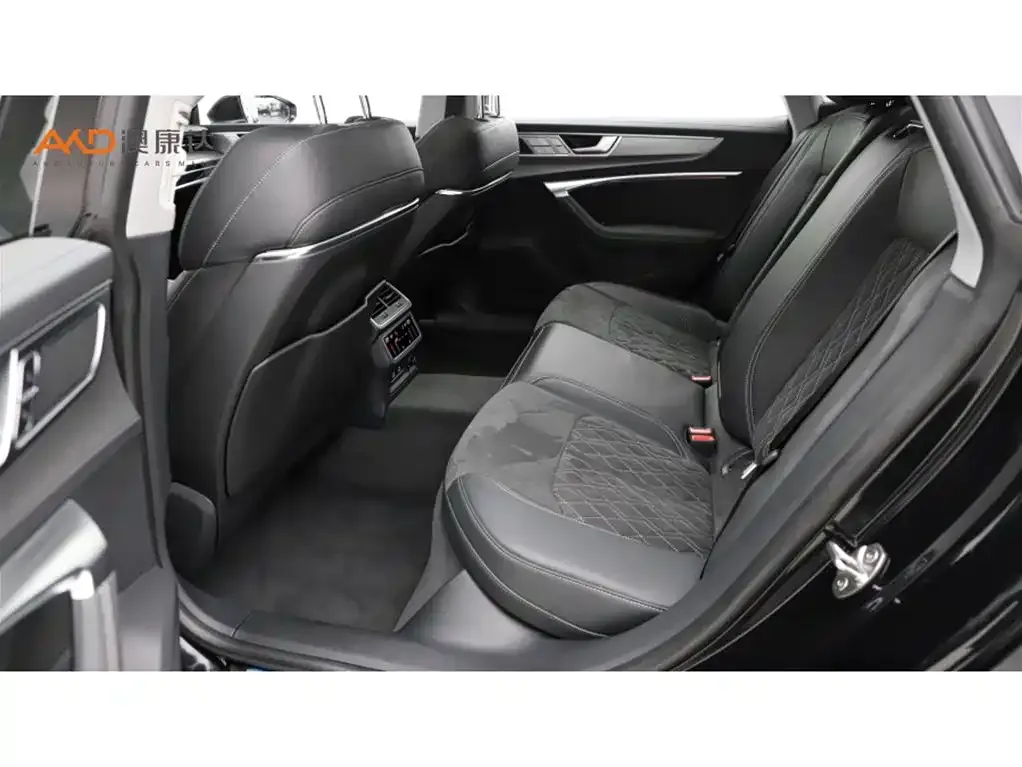 Audi A7L 2024 из CN, фото 7