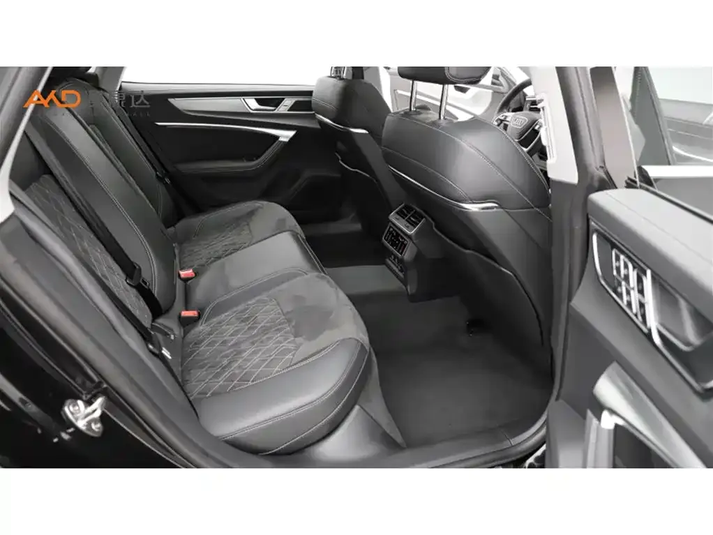 Audi A7L 2024 из CN, фото 8