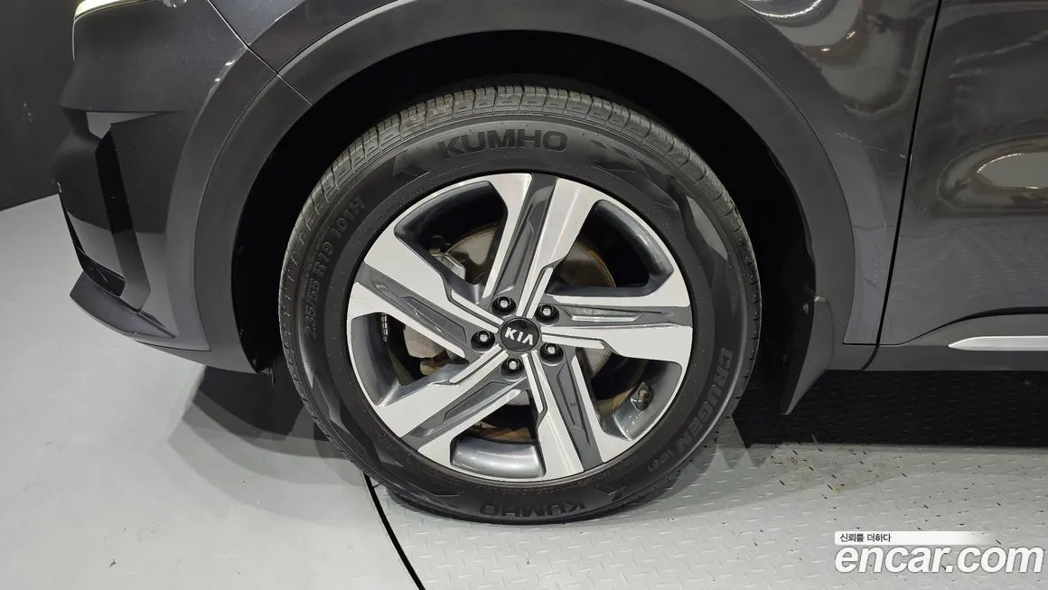 Kia Sorento — фото 5