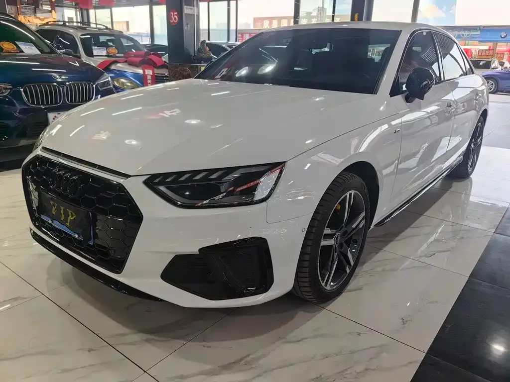 Audi A4L 2022 из CN, фото 1