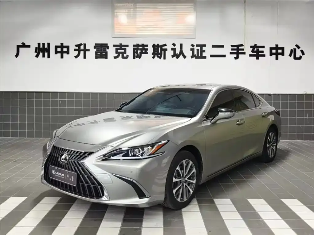 Lexus ES — фото 1