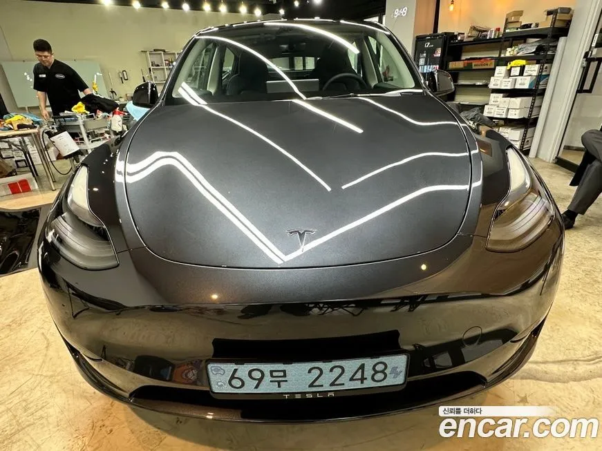 Tesla Model Y — фото 1
