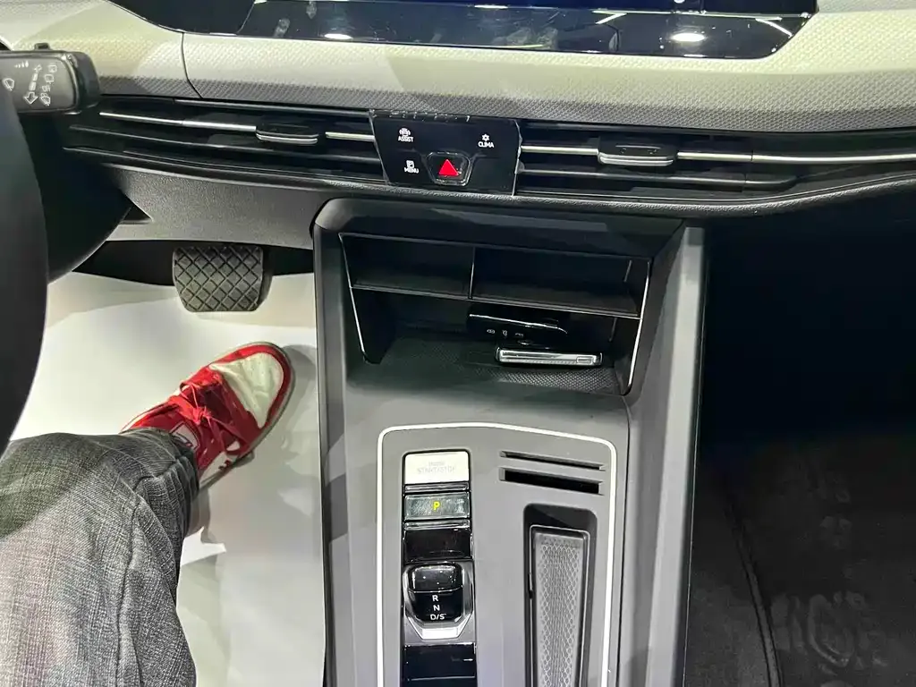 Volkswagen Golf 2022 из CN, фото 10