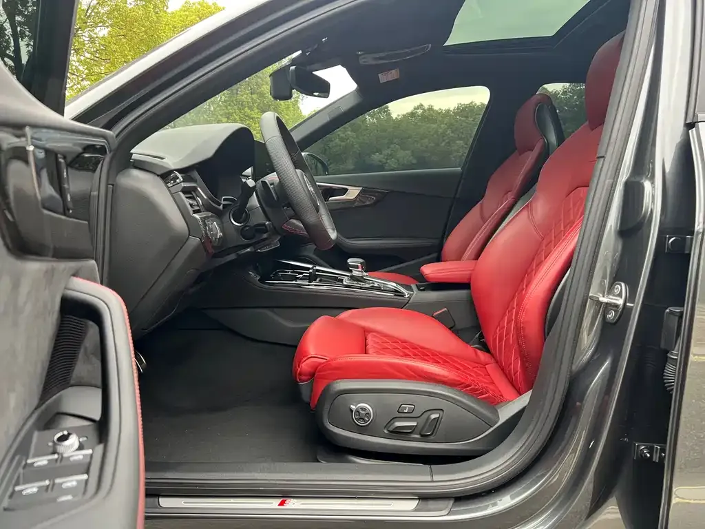 Audi S4 2023 из CN, фото 6