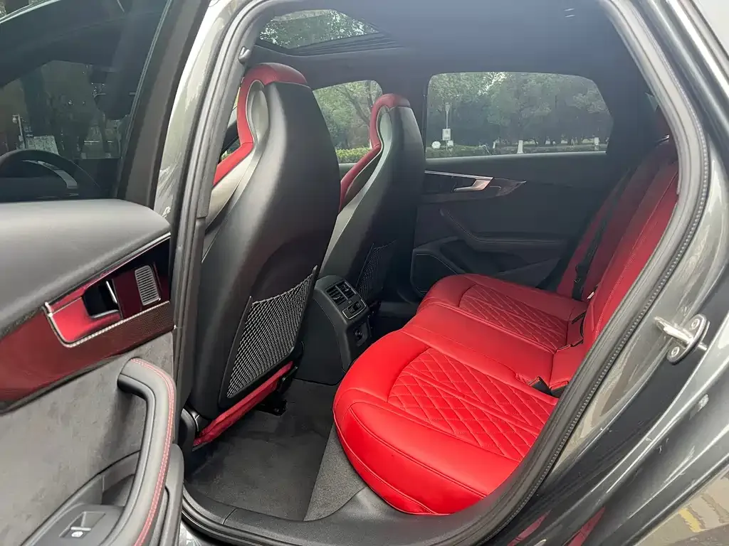 Audi S4 2023 из CN, фото 8
