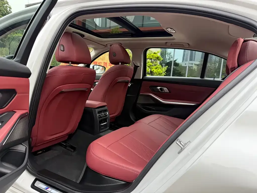 BMW 3 Series 2024 из CN, фото 6