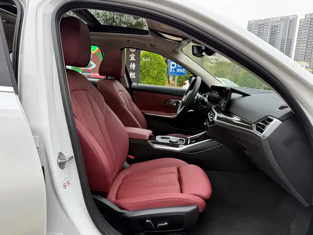 BMW 3 Series 2024 из CN, фото 7
