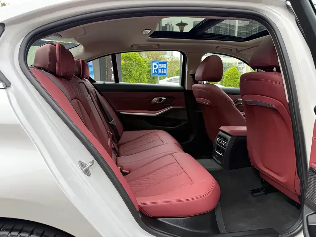 BMW 3 Series 2024 из CN, фото 8