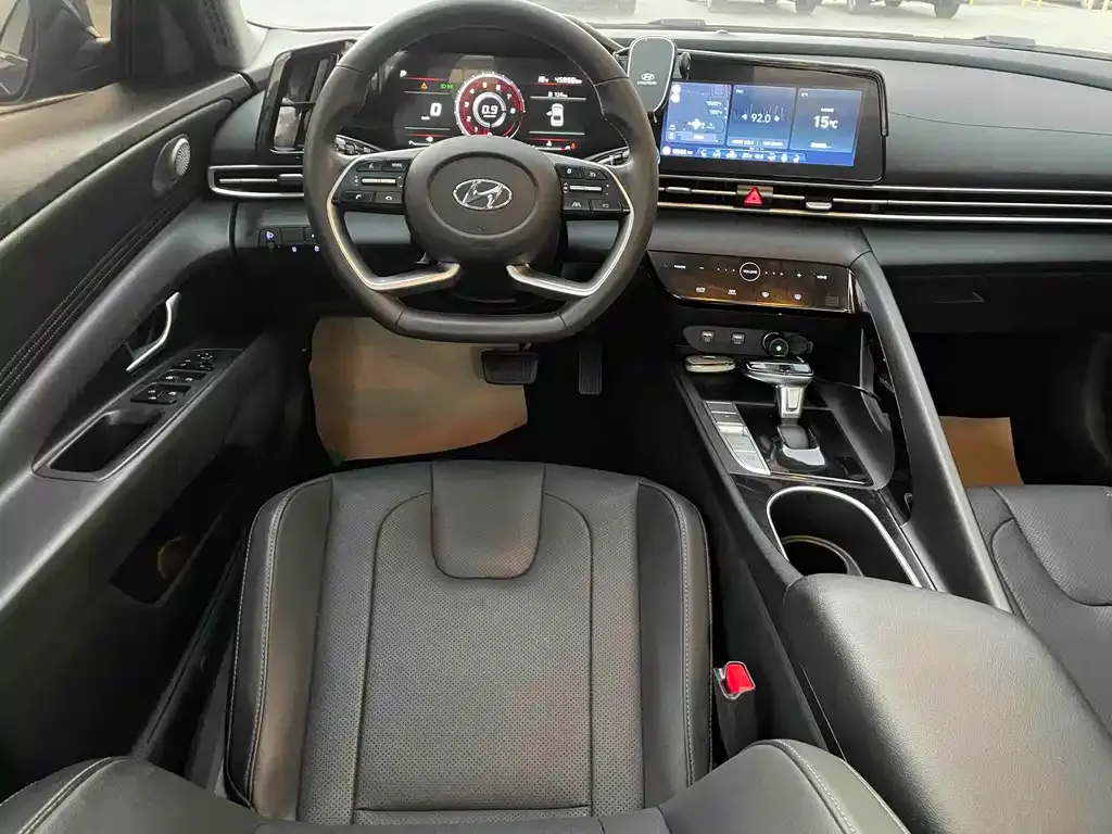 Hyundai Elantra 2021 из CN, фото 10