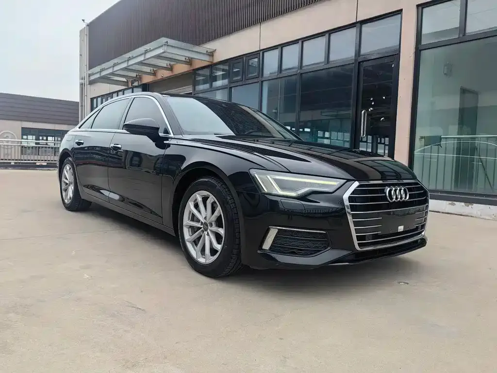 Audi A6L — фото 1