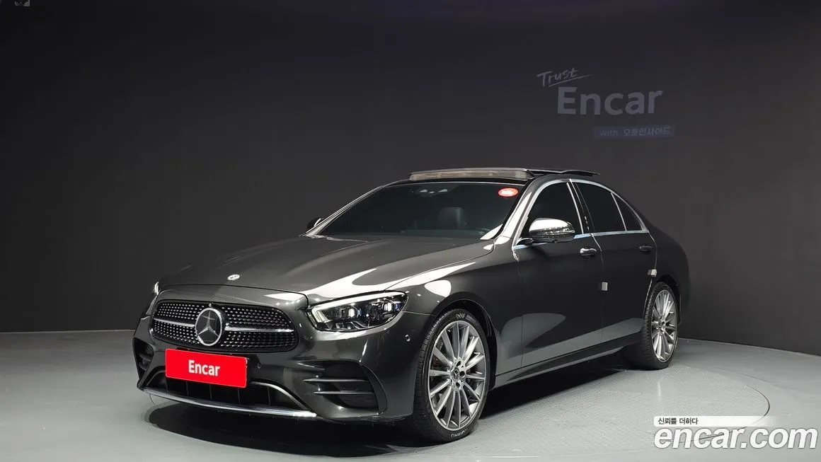Mercedes-Benz E-Class — фото 1