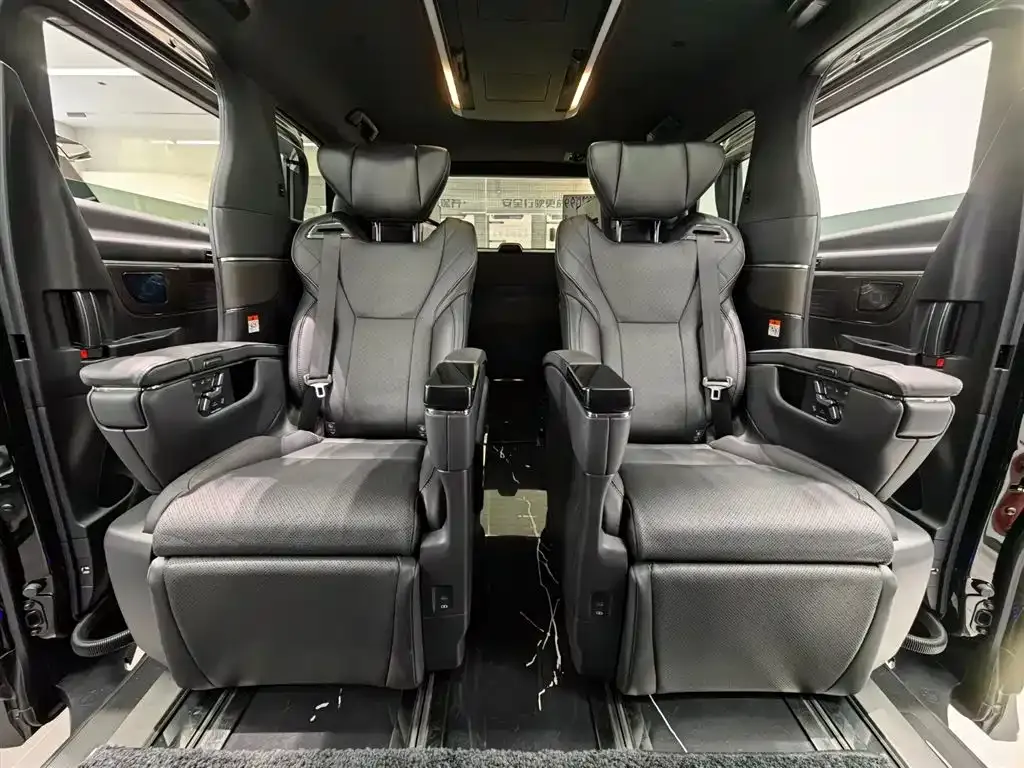 Toyota Vellfire 2024 из CN, фото 10