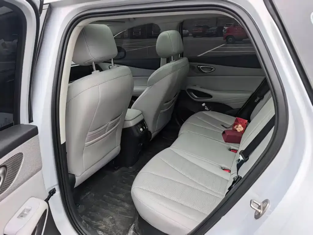 BYD Hiace 05 EV — фото 10