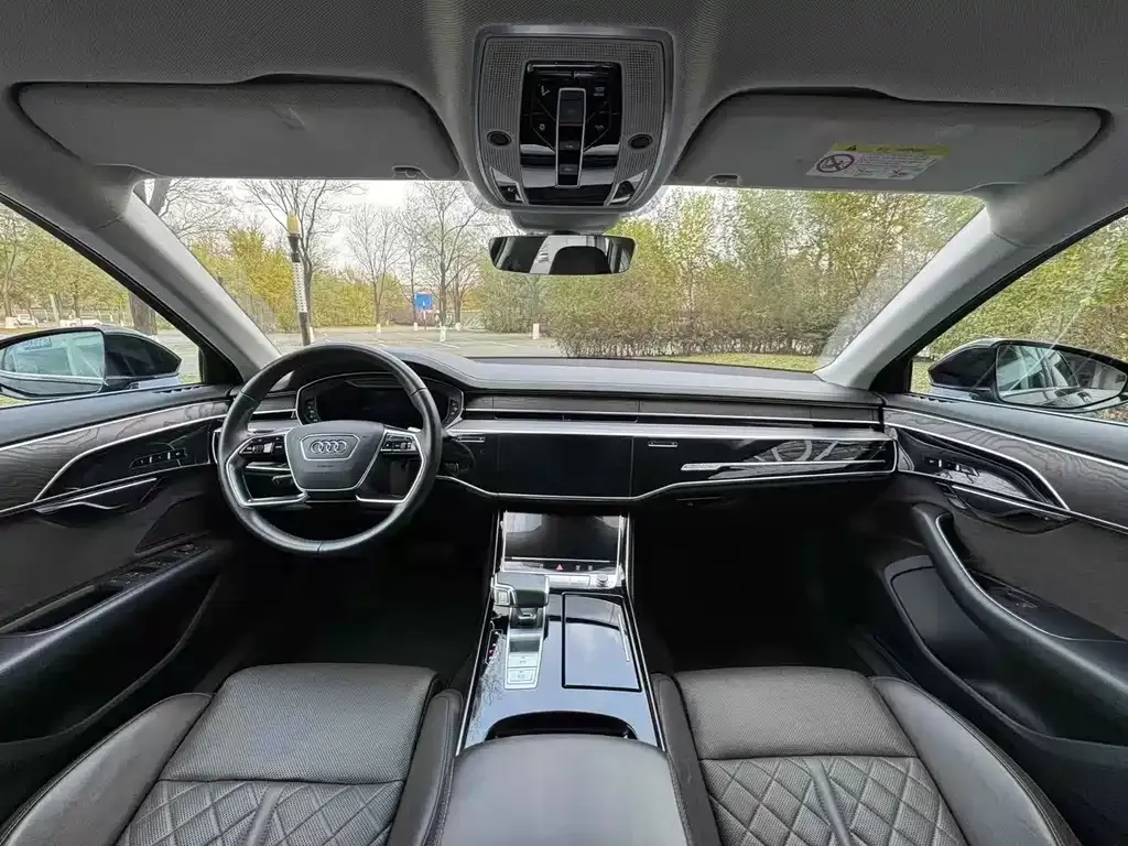Audi A8 — фото 9