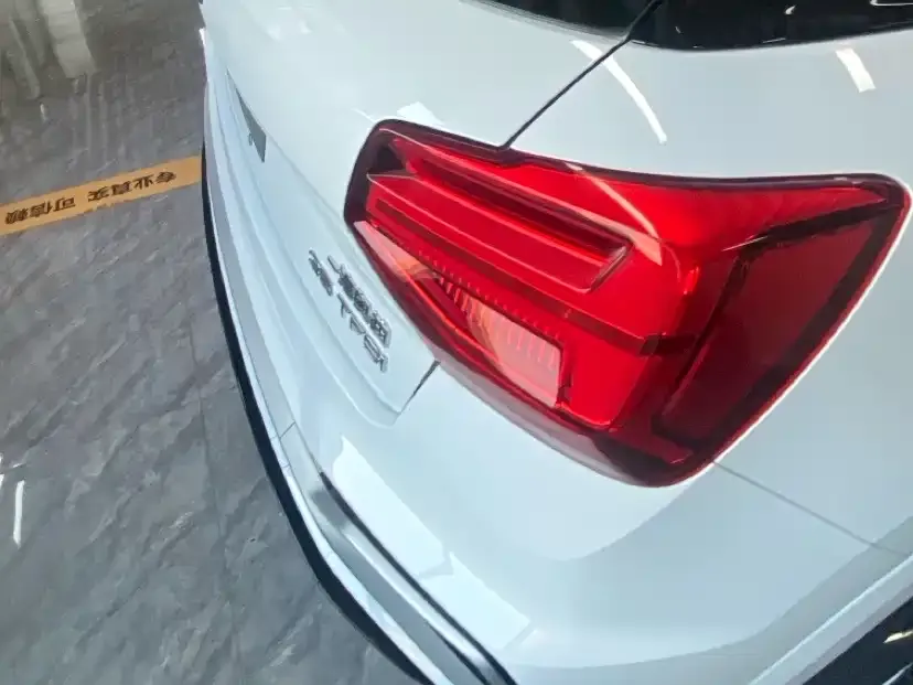 Audi Q2L 2023 из CN, фото 5