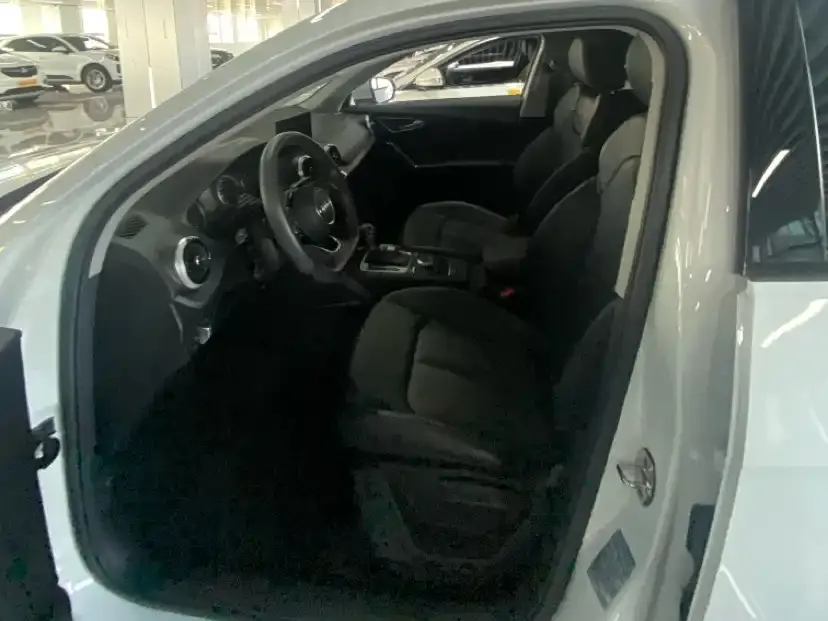Audi Q2L 2023 из CN, фото 8