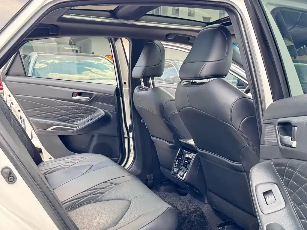 Toyota Avalon 2021 из CN, фото 10