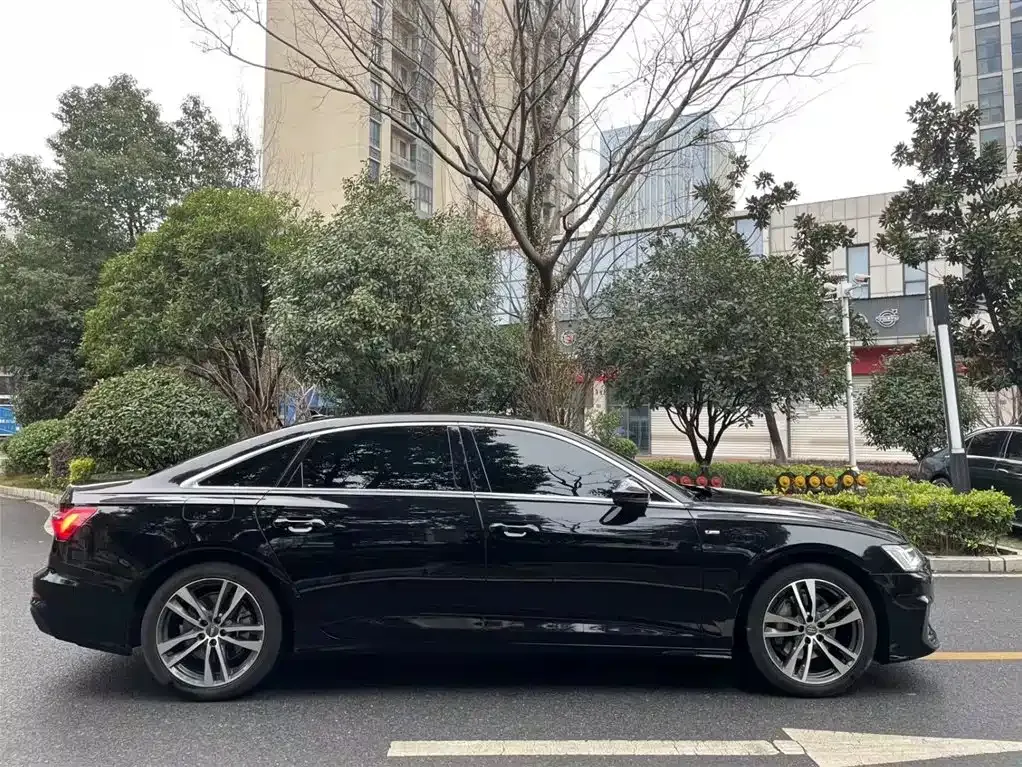 Audi A6L 2021 из CN, фото 6