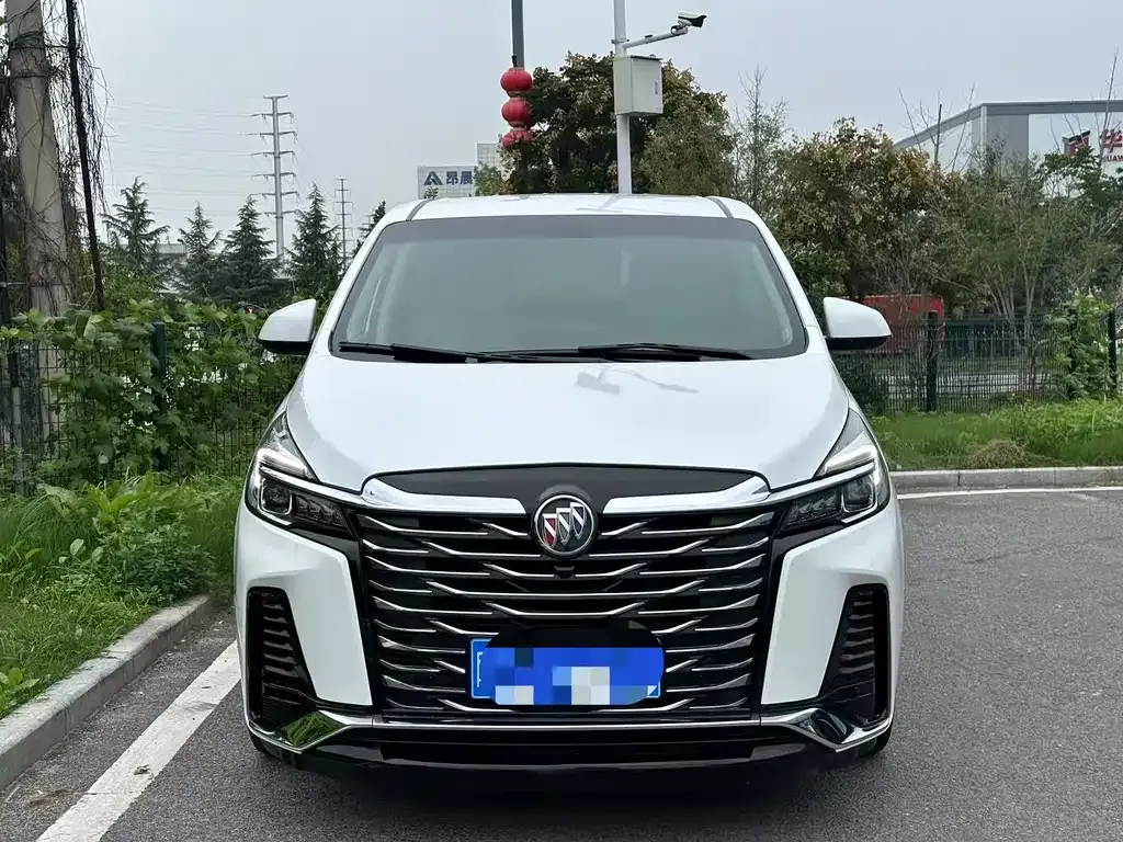 Buick GL8 2023 из CN, фото 2