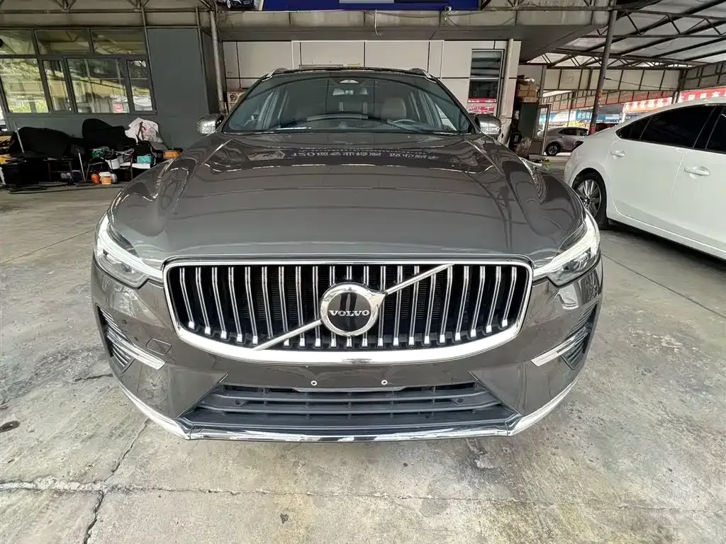 Volvo XC60 2022 из CN, фото 2