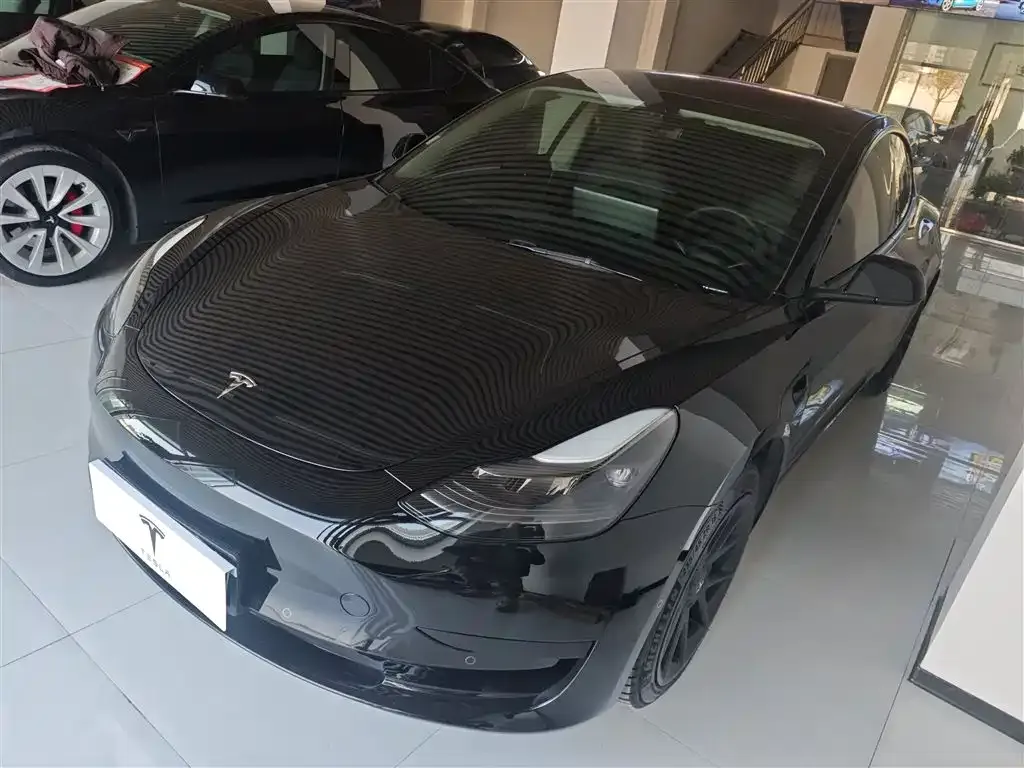 Tesla Model 3 — фото 2