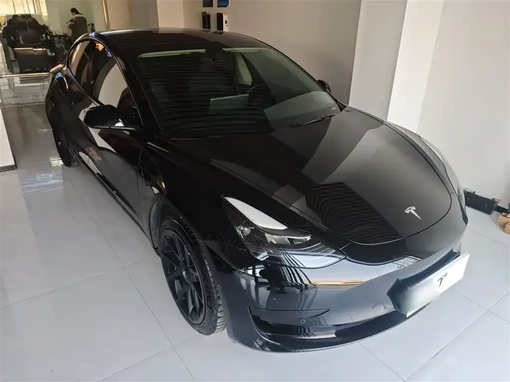 Tesla Model 3 — фото 4
