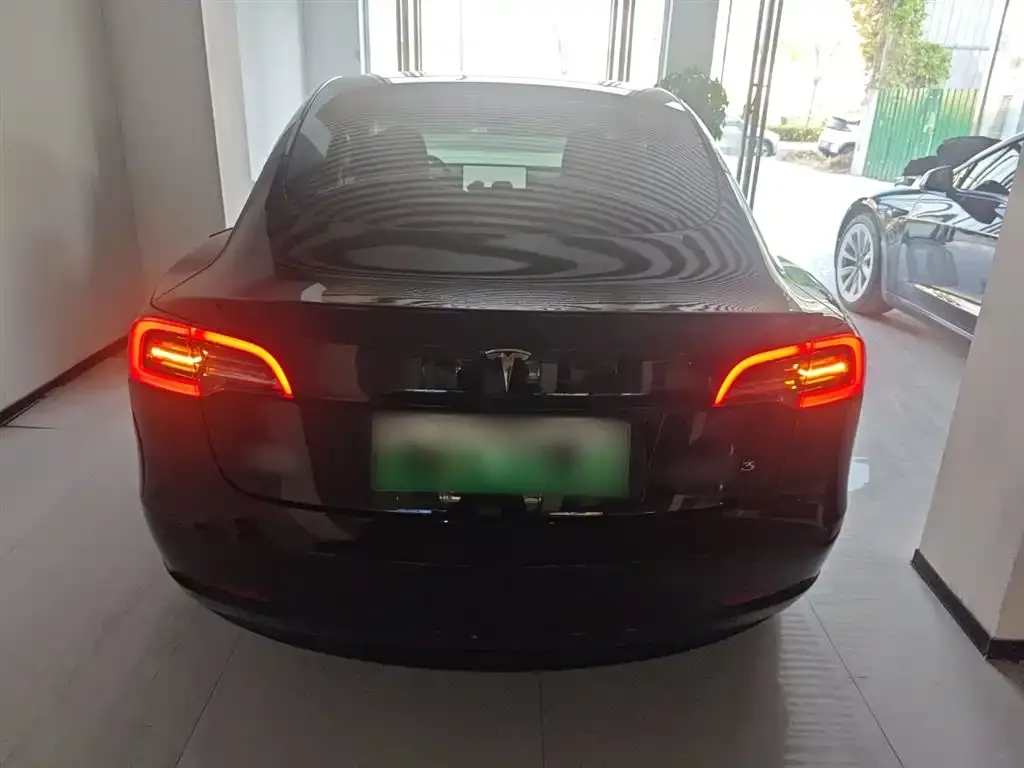 Tesla Model 3 — фото 6