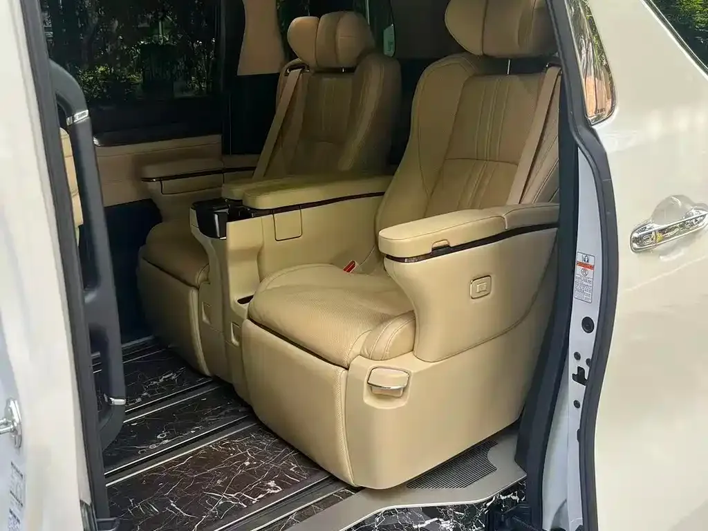 Toyota Alphard 2022 из CN, фото 10